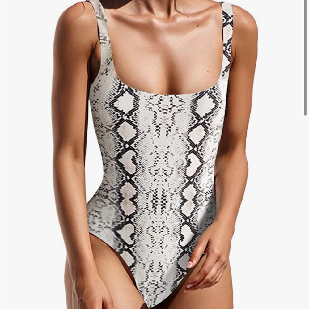 BRANDNEW W/ TAG snake print one piece bathing suit